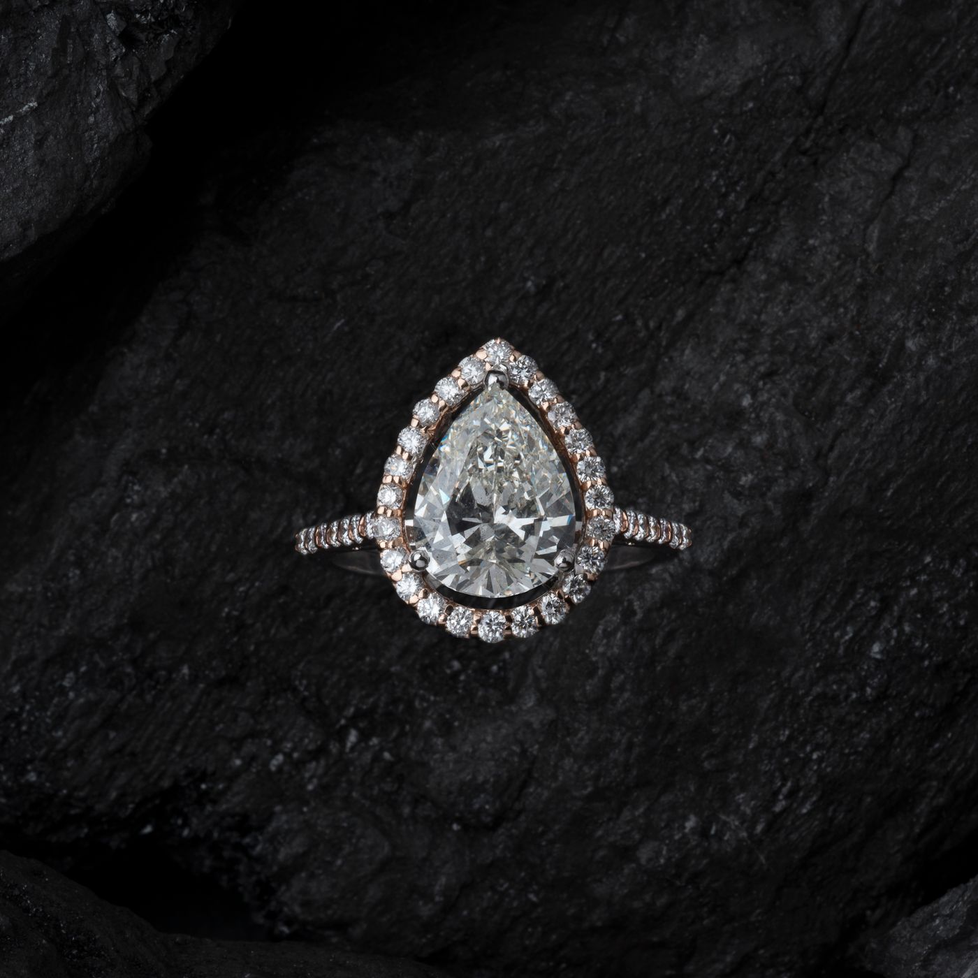 Seher Halo Diamond Ring